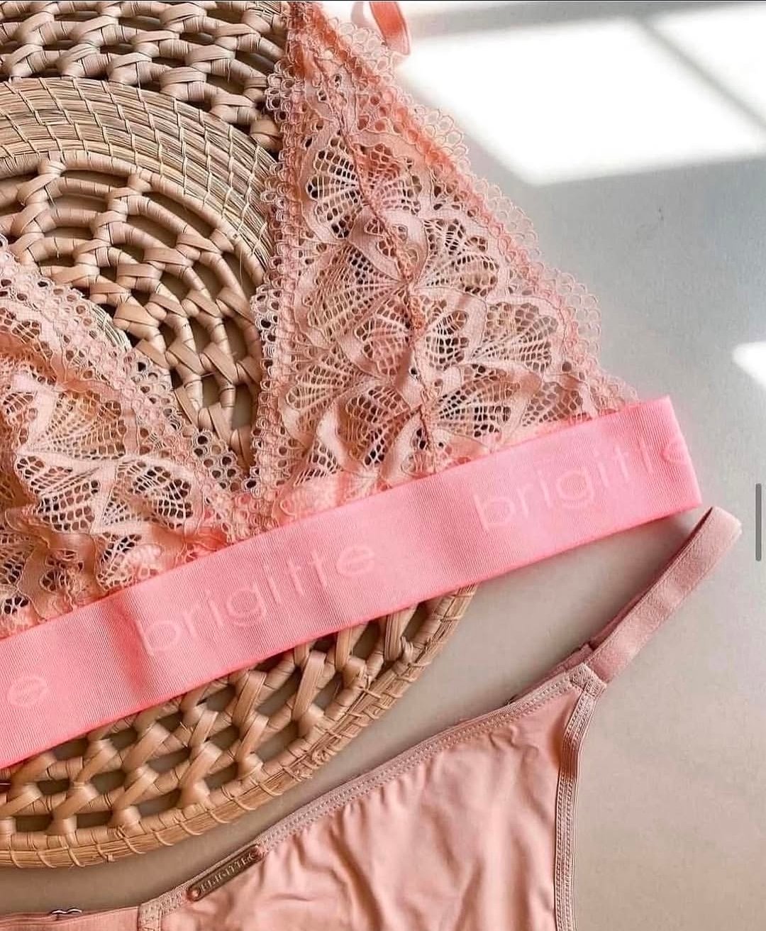 Conjunto de puntilla c/elástico personalizado y less microfibra