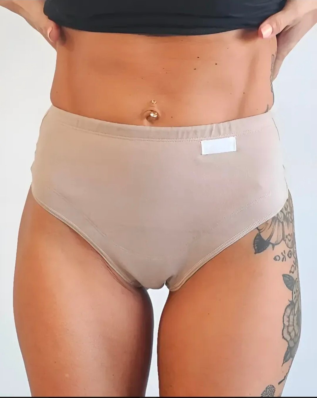 Bombacha tiro alto less con refuerzo abdominal